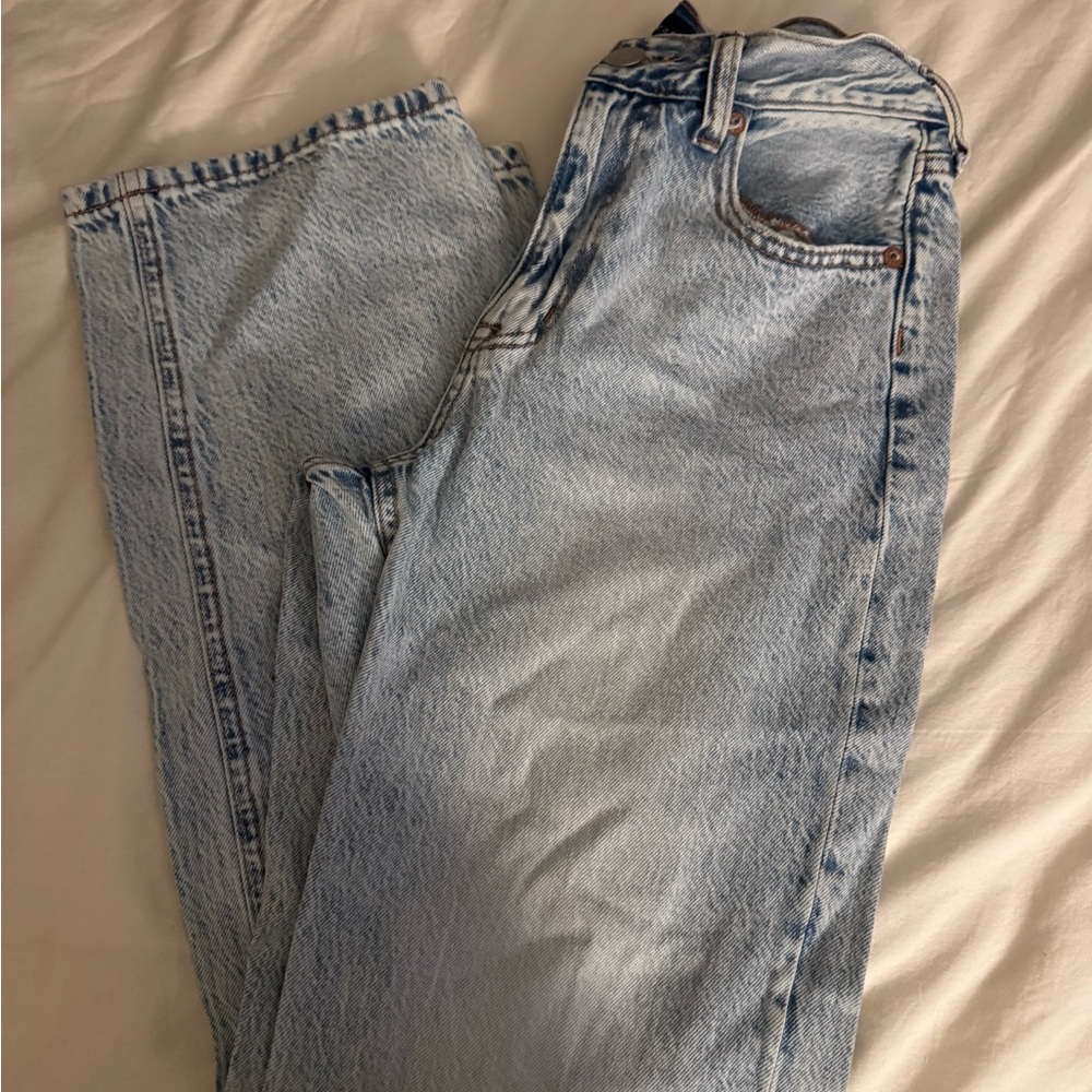 Aeropostale Women's Light Blue Relaxed Jeans